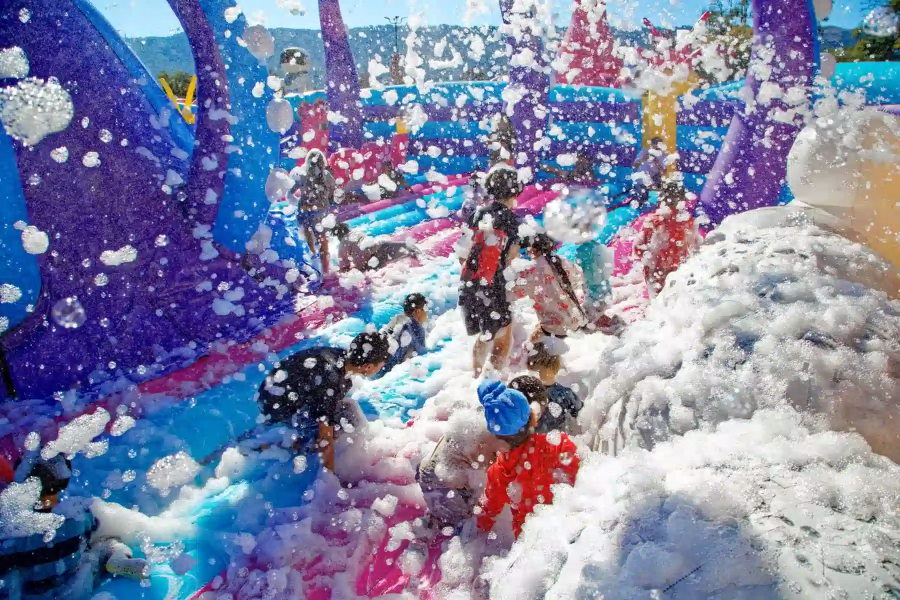 DIVE INTO A DEEP SEA PARTY!